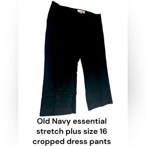 Old Navy Plus Size 16 Black cropped pleated dress pants essential stretch.
